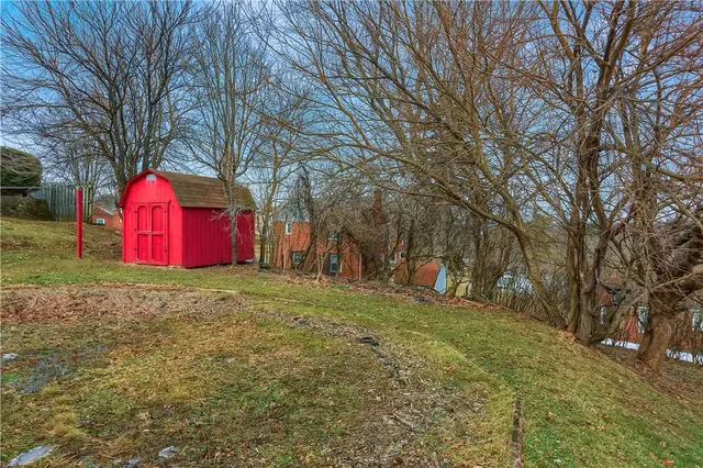 1275 Balmoral Drive gallery image 14
