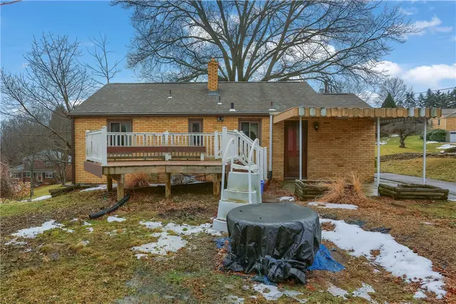 1275 Balmoral Drive gallery image 16