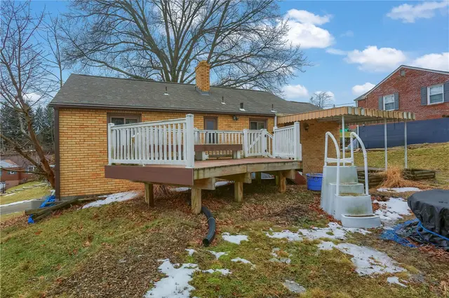 1275 Balmoral Drive gallery image 17