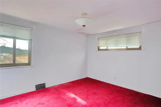 1275 Balmoral Drive gallery image 35