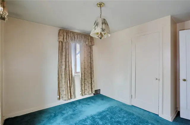 1275 Balmoral Drive gallery image 39