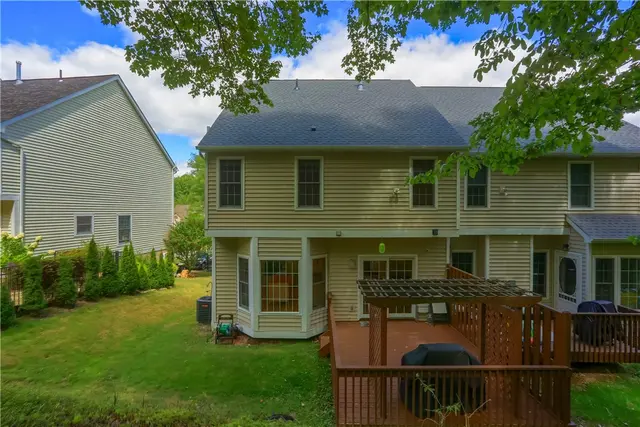 128 Hampshire Drive gallery image 5