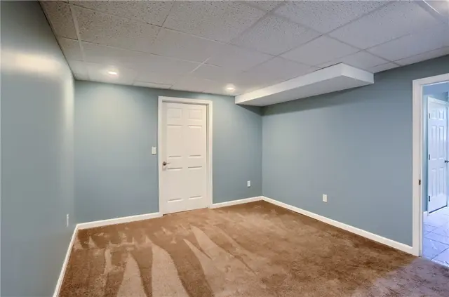 128 Hampshire Drive gallery image 8