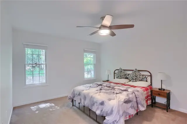 128 Hampshire Drive gallery image 10
