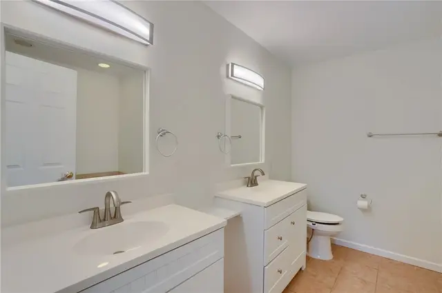 128 Hampshire Drive gallery image 11
