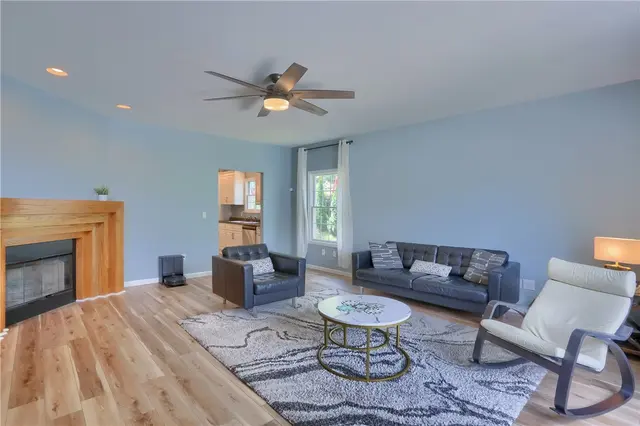 128 Hampshire Drive gallery image 22