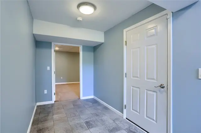 128 Hampshire Drive gallery image 26