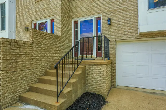 128 Hampshire Drive gallery image 40