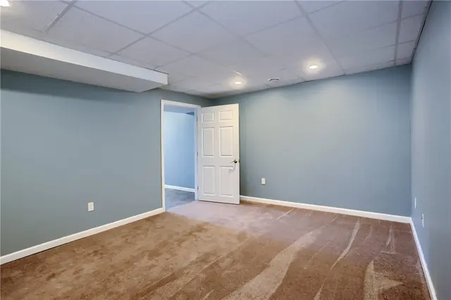 128 Hampshire Drive gallery image 42