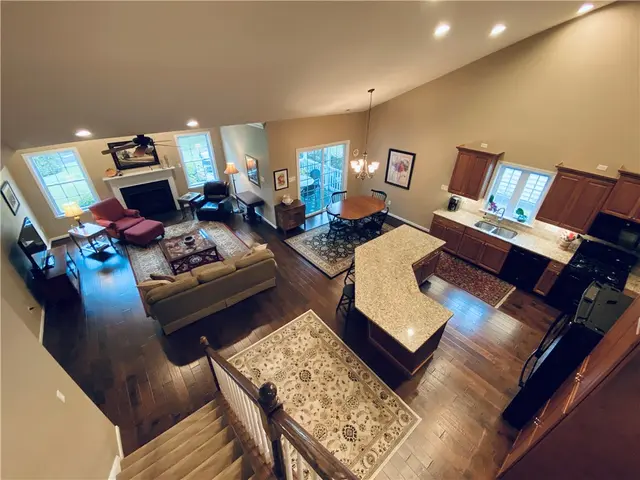 128 Independence Way gallery image 5