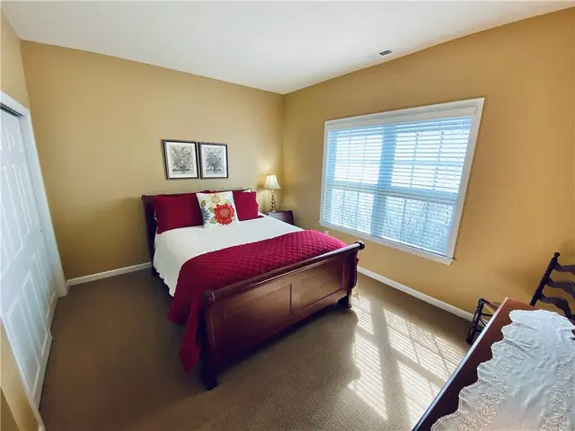 128 Independence Way gallery image 8