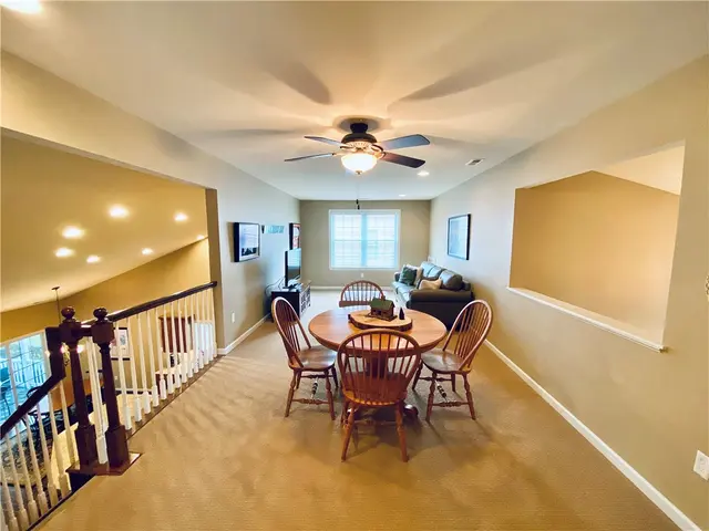 128 Independence Way gallery image 13