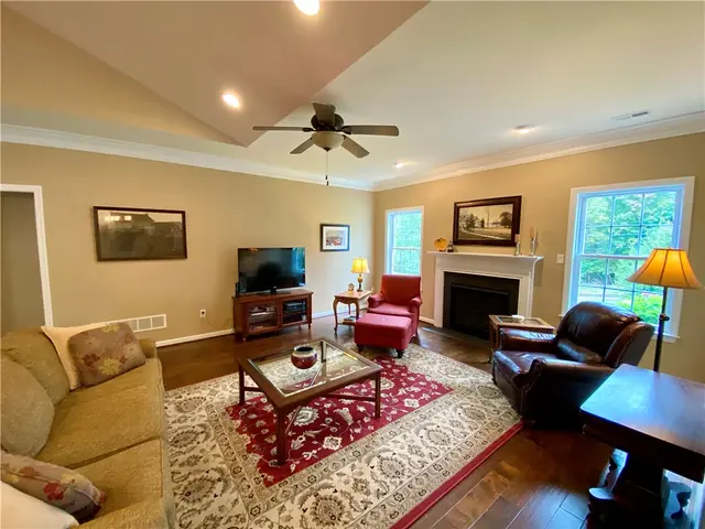 128 Independence Way gallery image 23