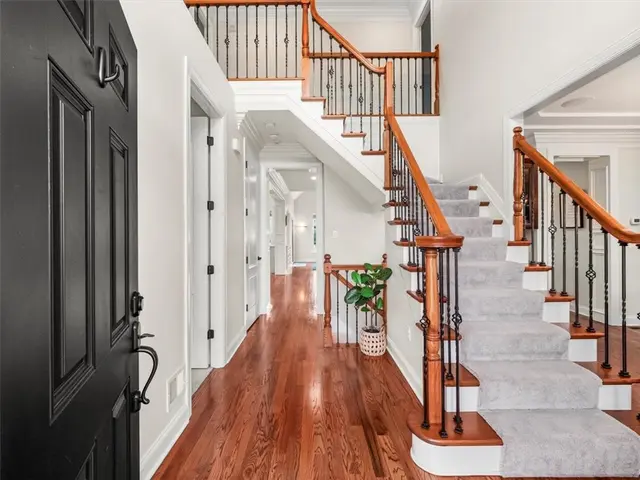 128 Majestic Dr gallery image 5