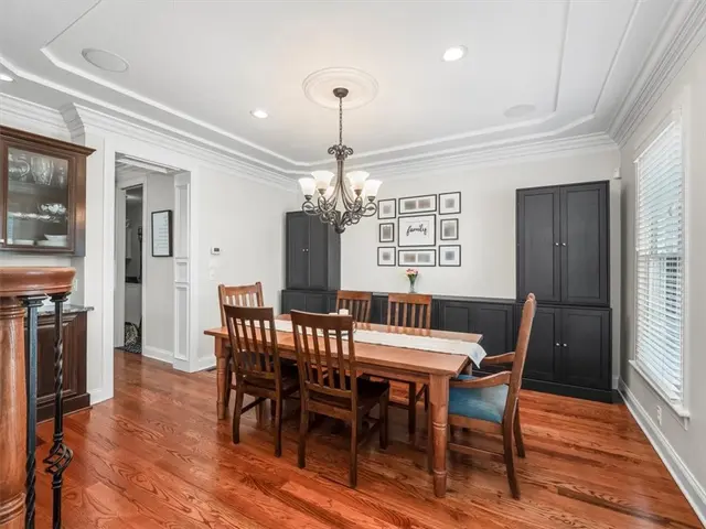 128 Majestic Dr gallery image 6