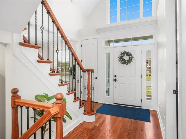 128 Majestic Dr gallery image 17
