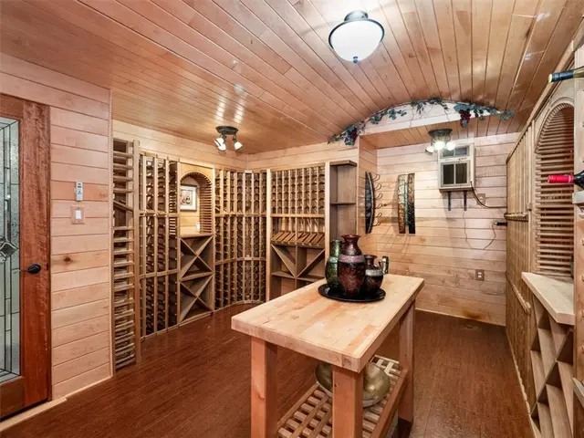 128 Majestic Dr gallery image 44