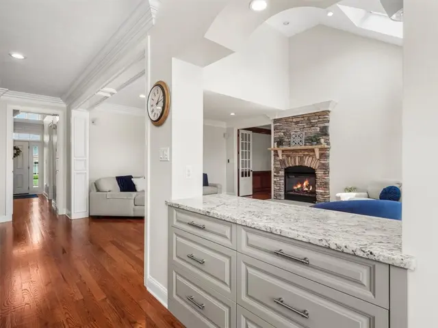 128 Majestic Dr gallery image 45