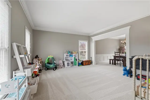 128 Oakview Drive gallery image 8