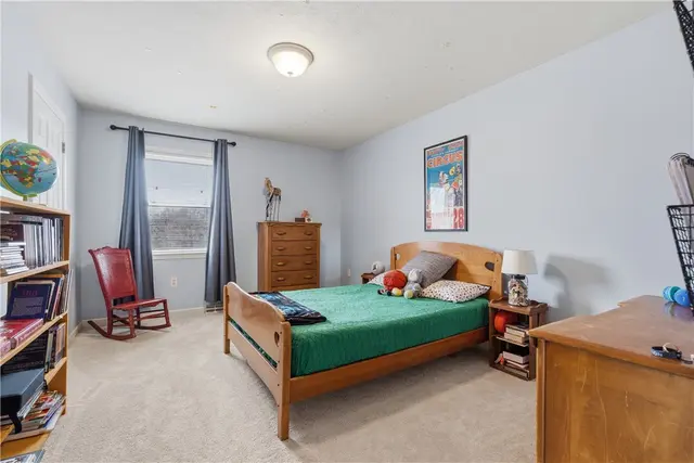 128 Oakview Drive gallery image 9