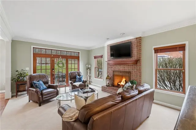128 Oakview Drive gallery image 11