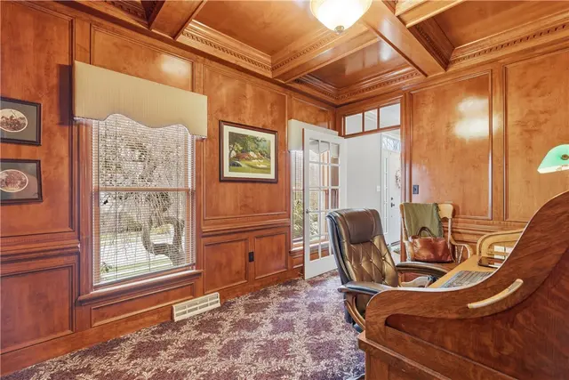 128 Oakview Drive gallery image 18