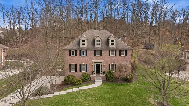 128 Oakview Drive gallery image 20
