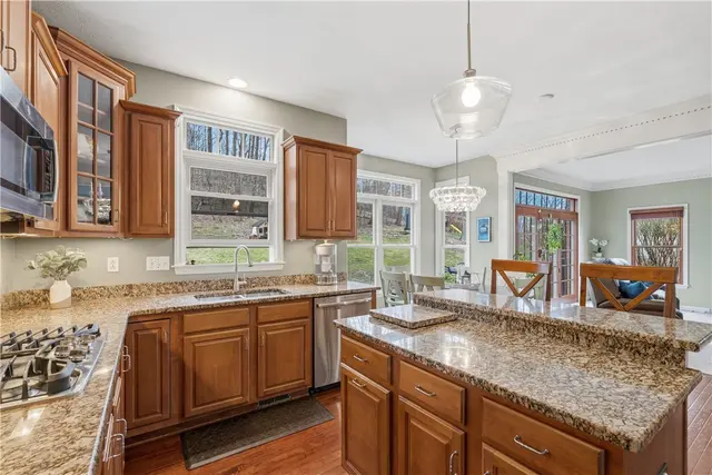 128 Oakview Drive gallery image 22