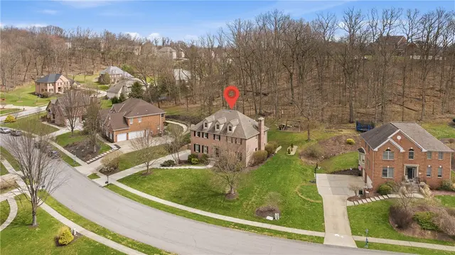 128 Oakview Drive gallery image 24