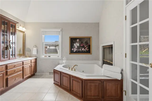 128 Oakview Drive gallery image 29