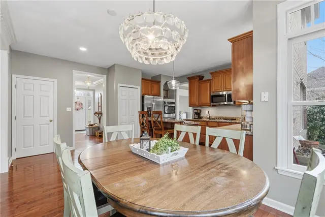 128 Oakview Drive gallery image 30