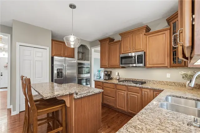 128 Oakview Drive gallery image 32