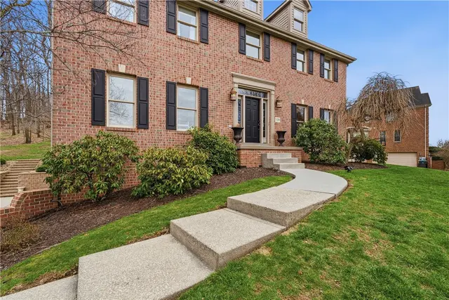 128 Oakview Drive gallery image 35