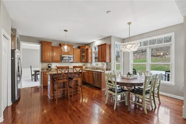 128 Oakview Drive gallery image 39