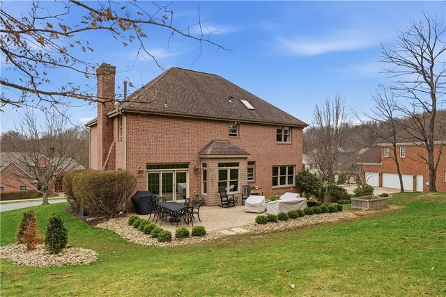 128 Oakview Drive gallery image 46