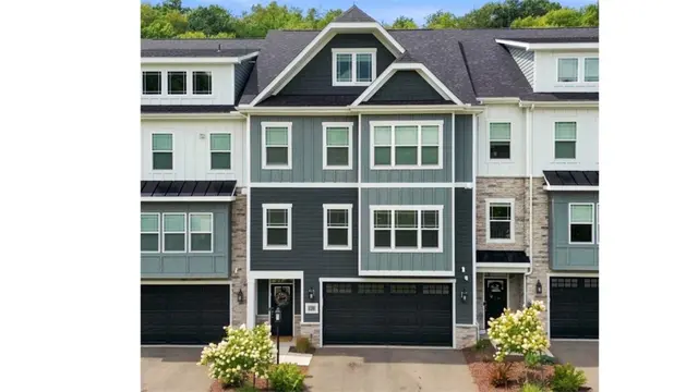128 Rainier Ln