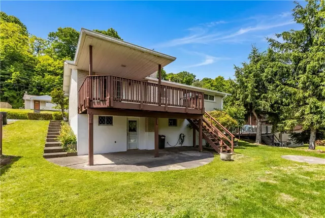 129 Donmor Drive gallery image 10