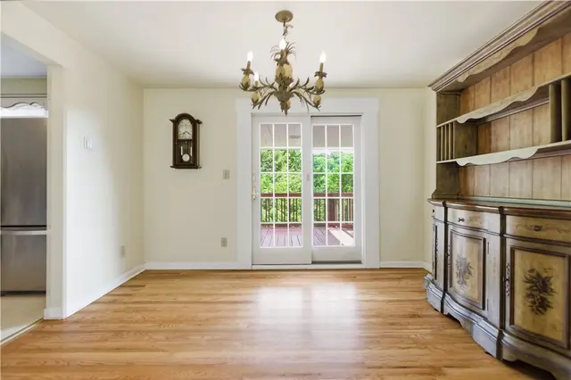 129 Donmor Drive gallery image 11