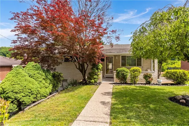 129 Donmor Drive gallery image 15