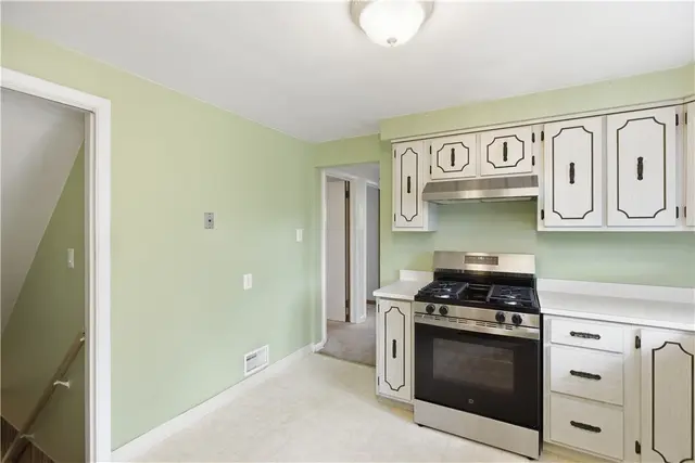 129 Donmor Drive gallery image 23
