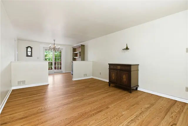 129 Donmor Drive gallery image 25