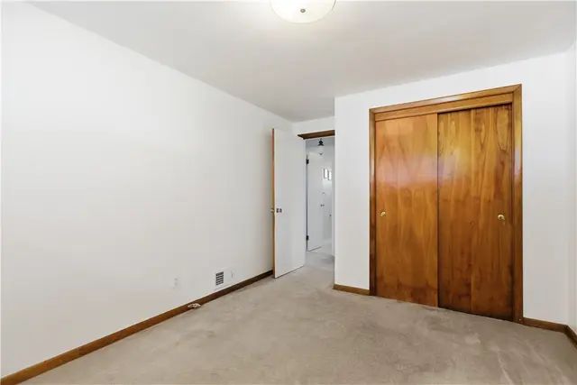 129 Donmor Drive gallery image 26