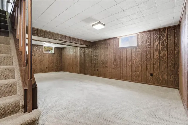 129 Donmor Drive gallery image 38