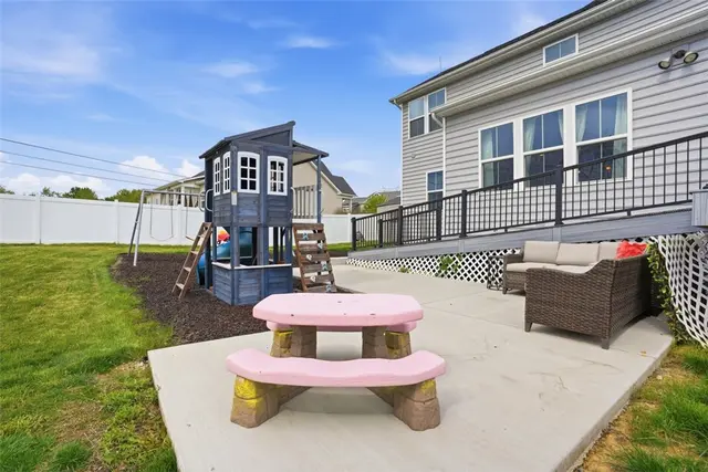 129 Olivia Avenue gallery image 33
