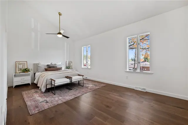 129 River Ave gallery image 2