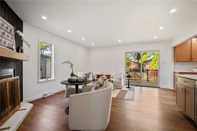129 River Ave gallery image 27