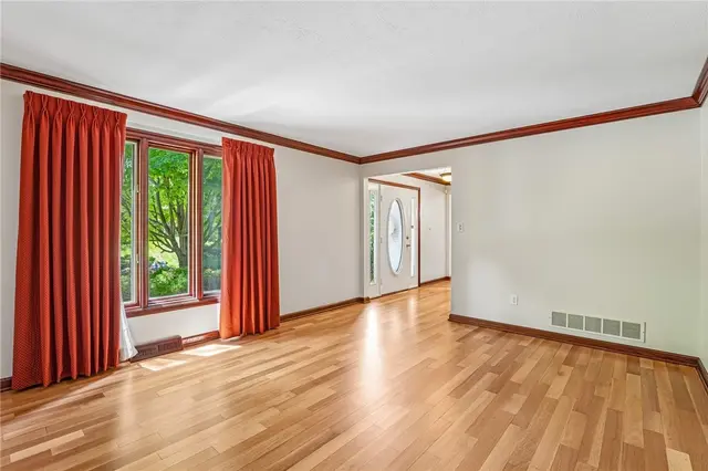 130 Village Dr gallery image 5
