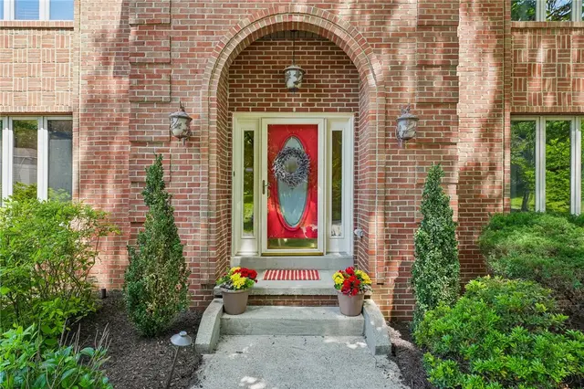 130 Village Dr gallery image 7