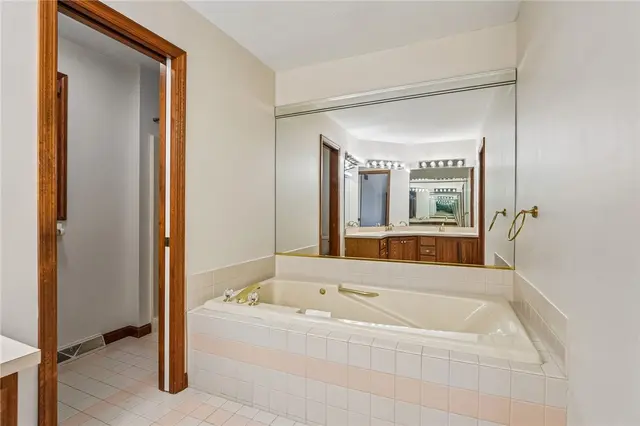 130 Village Dr gallery image 16