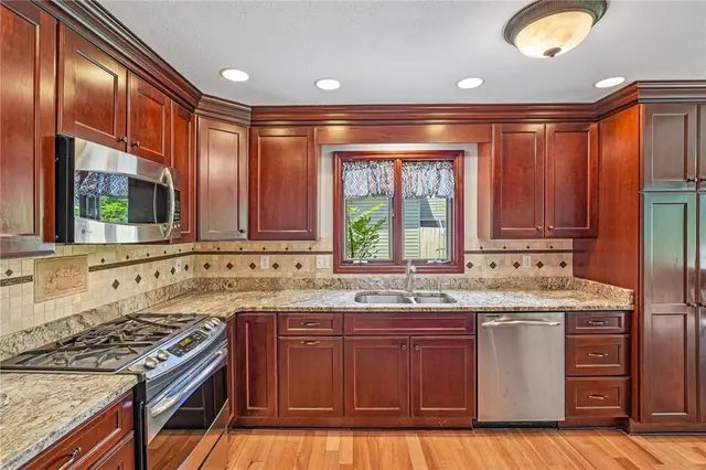 130 Village Dr gallery image 24